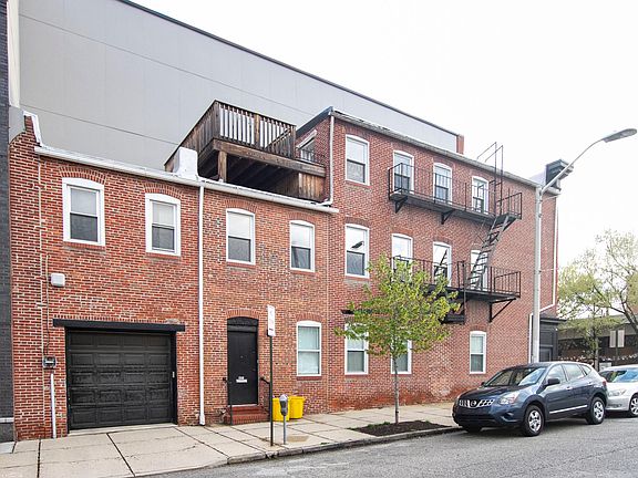 End of group townhome apartment