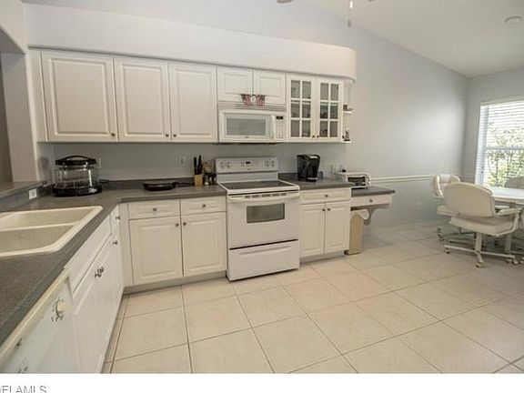 4th image of 8123 Ibis Cove Cir #711