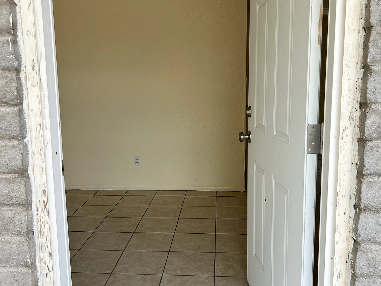 365 W 1st St — Photo 1