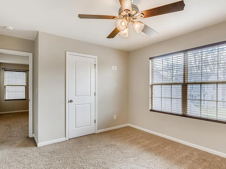 105 E Heart Pine Ln — Photo 10