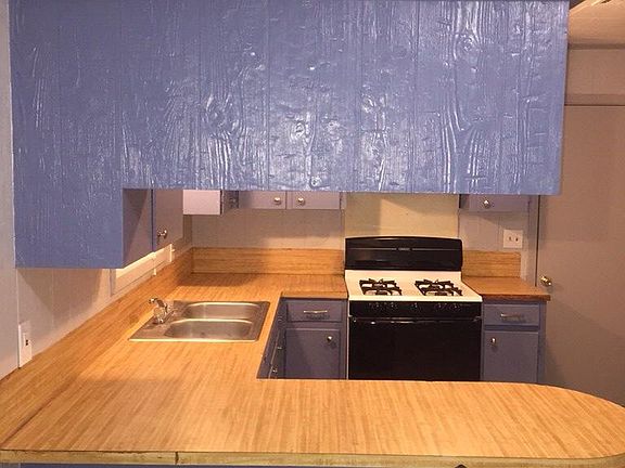4th image of 813 Cecile Blvd