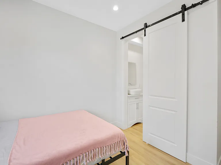3105 S Normandie Ave #B2 — Photo 25