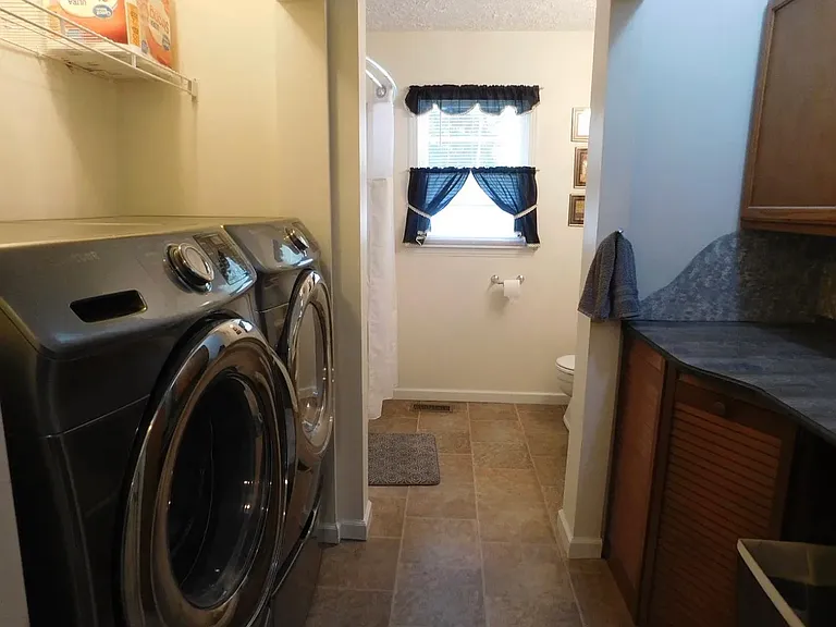 642 Jackson Ave — Photo 10