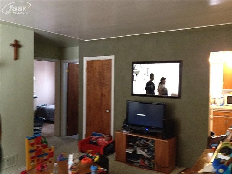 2nd image of 3417 Bennett Ave