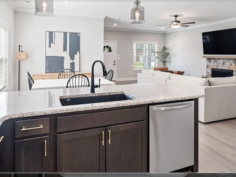 114 Songberry St — Photo 4
