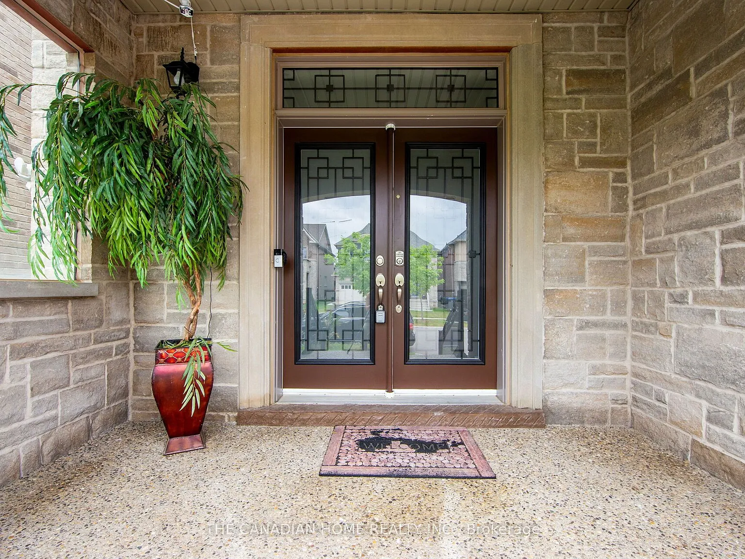 5 bed, $1,500 — Photo 2