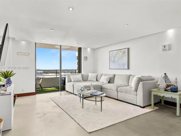 2500 Parkview Dr APT 2319, Hallandale, FL 33009