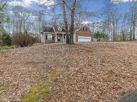 5th image of 121 Fox Wood Ct