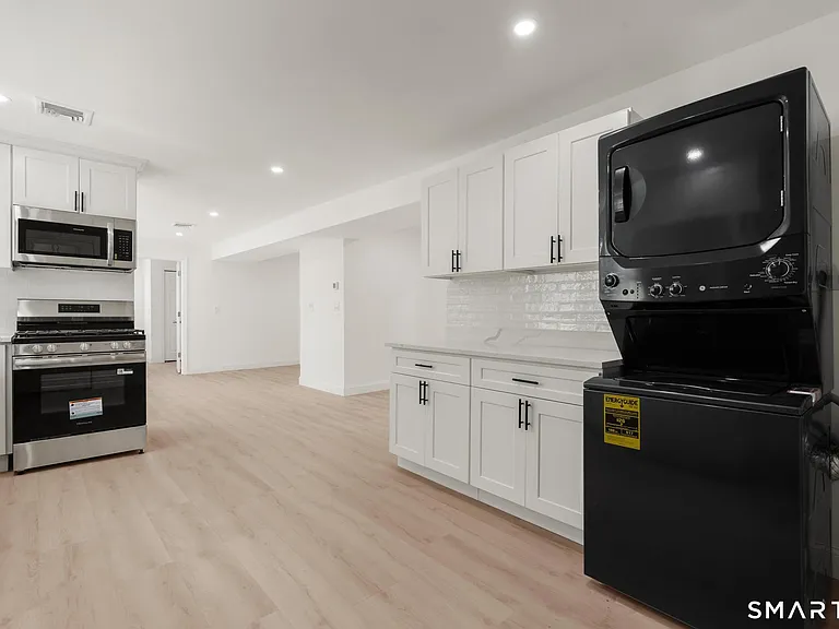 64 Soundview Ave #2 — Photo 4