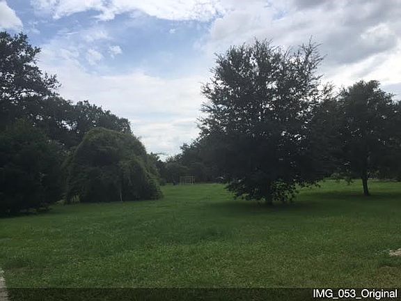 4th image of 10 Charlotte Dr
