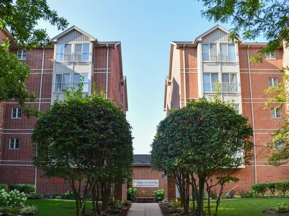 17 E Hattendorf Ave Unit 302, Roselle, IL 60172