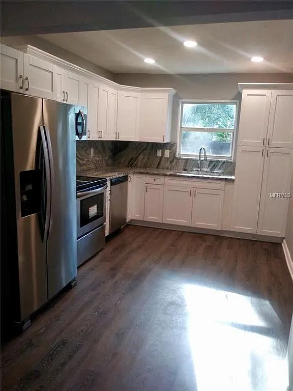 3 bed, 1250 sqft, $2,700 — Photo 3