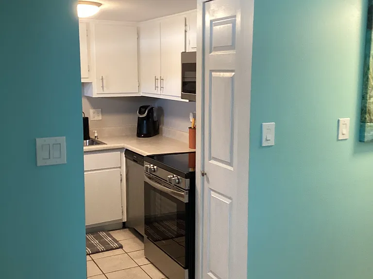 7701 Starkey Rd #110 — Photo 17