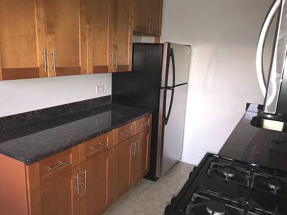 4th image of 2040 Bruckner Blvd APT 15D