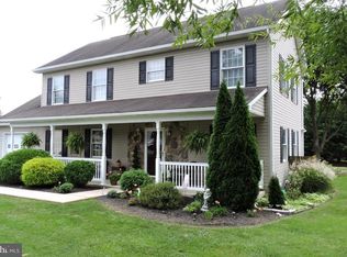 163 Stanford Ln, Falling Waters, WV 25419