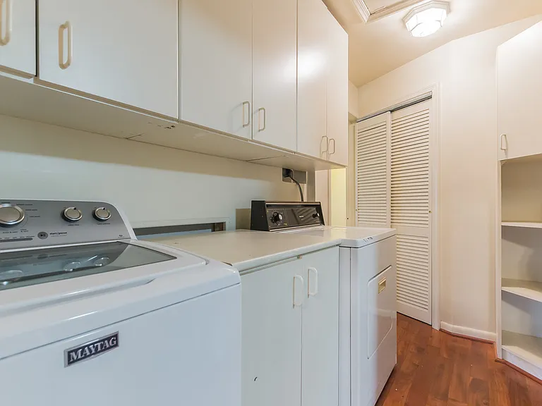 9702 Bellevue Dr — Photo 18