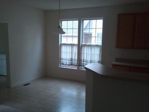 3rd image of 2560 King Charles St