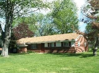 1018 Birchwood Dr, Temperance, MI 48182
