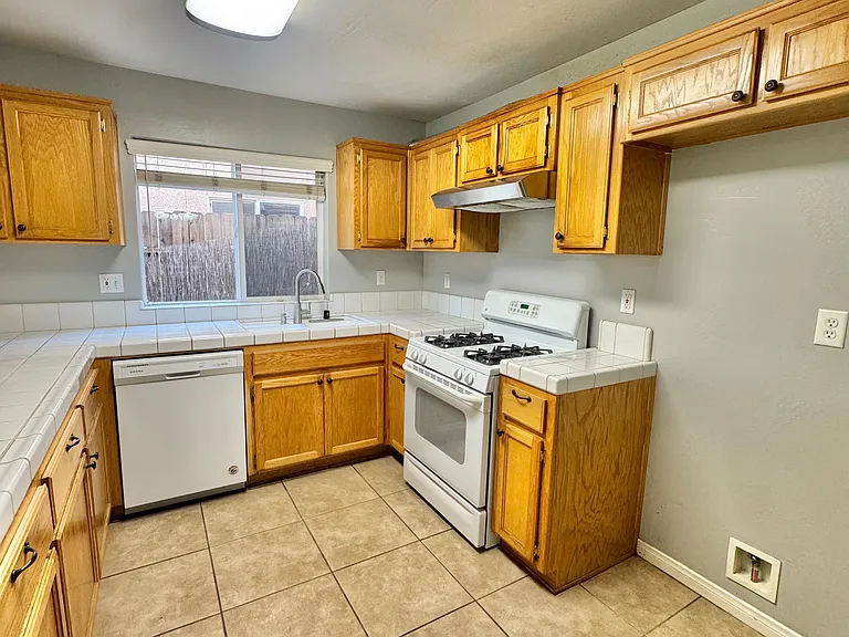 12002 Darlington Ave — Photo 6