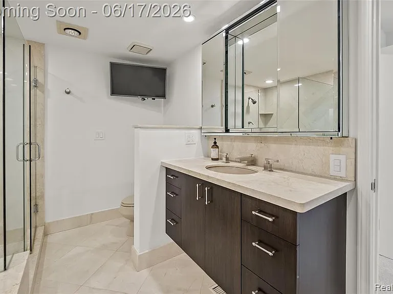 511 Brookside Ave — Photo 14