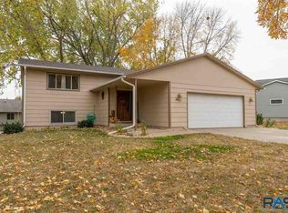 5501 W Bluestem St, Sioux Falls, SD 57106