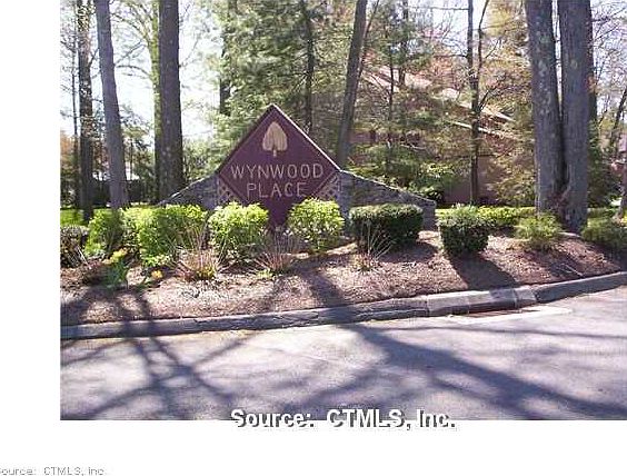 1st image of 84 Wynwood Dr