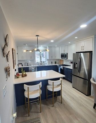 2nd image of 731 Lake Ave #2