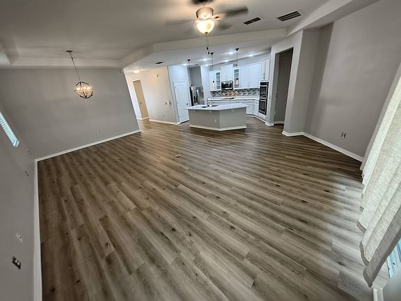 3rd image of 3287 Macintosh Rd