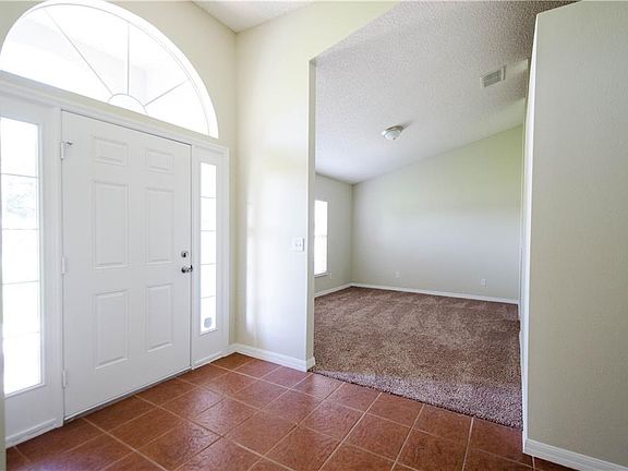5th image of 572 Hatchwood Dr