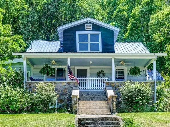 412 Aquone Rd, Andrews, NC 28901