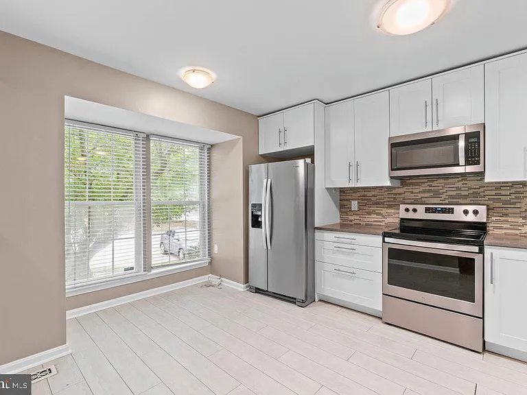 8 Wessex Ct — Photo 12