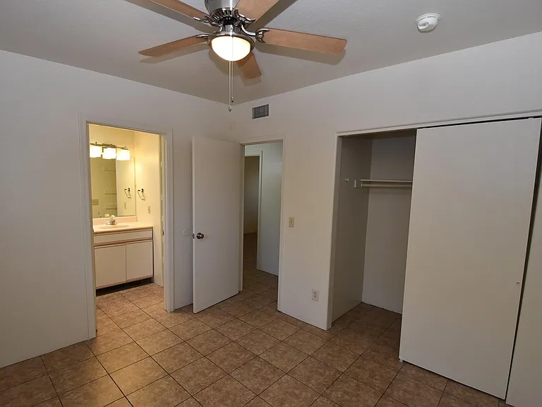 2725 N Dodge Blvd #2725 — Photo 11