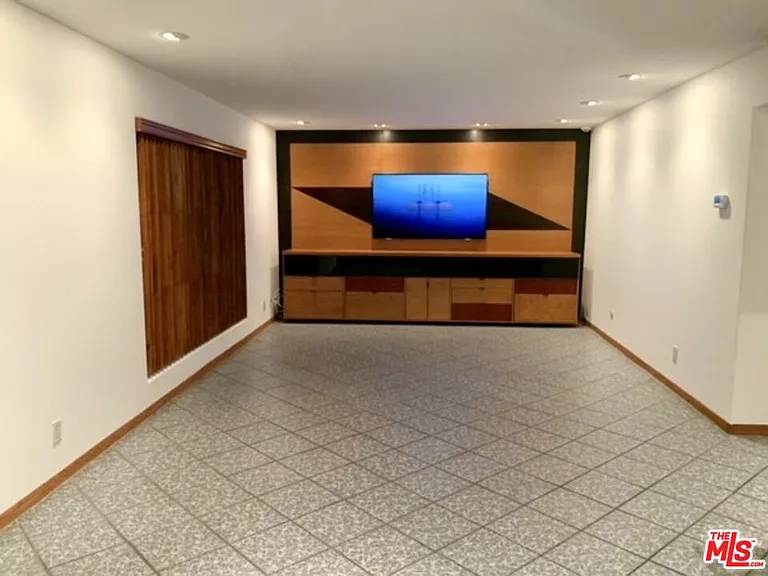 970 Palm Ave #104 — Photo 5