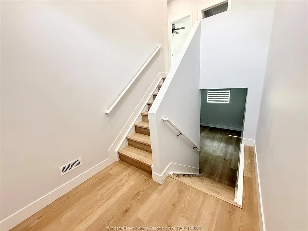 2 bed, 1.5 bath, $2,200 — Photo 3