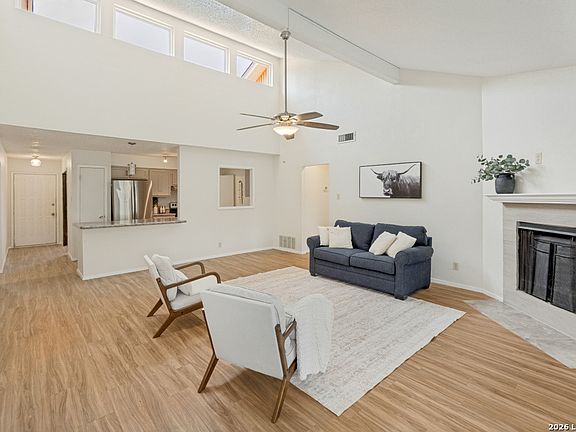 4th image of 3513 Cliffside Drive