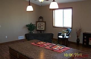 5th image of 120 Flagstone Ln