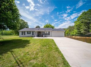 807 Rowe Rd, Lexington, NC 27295