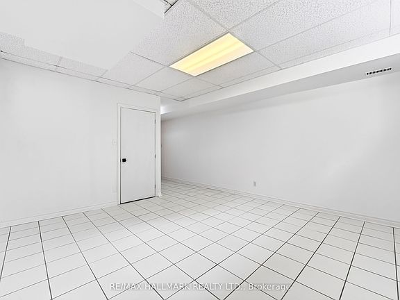 5th image of 402 Kingston Rd