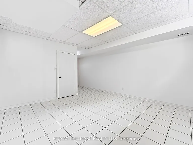 402 Kingston Rd — Photo 5