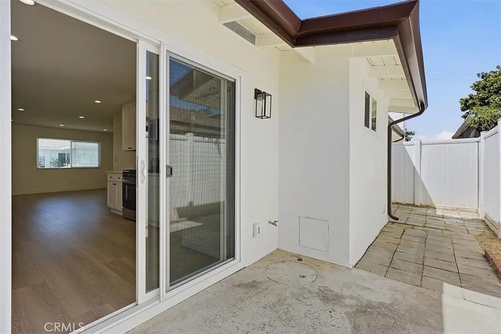 2 bed, 1003 sqft, $3,500 — Photo 3