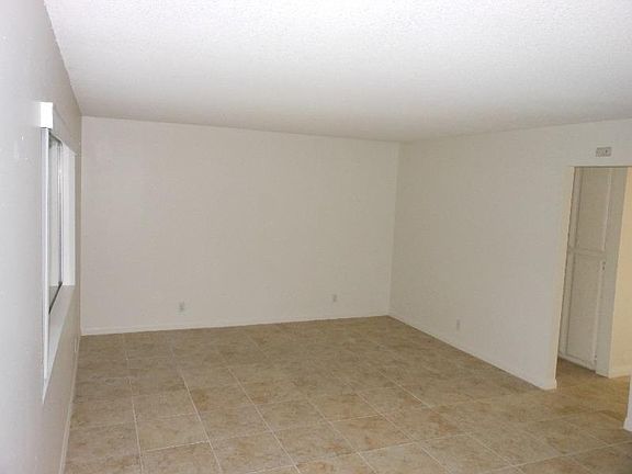 living room, all ceramic tiled