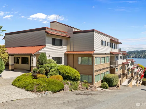 3820 NE 155th Place #302, Lake Forest Park, WA 98155