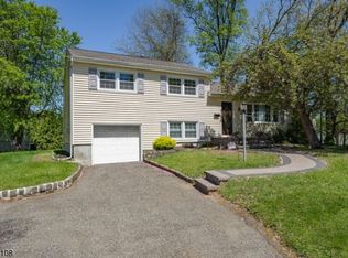 30 Circle Rd, Florham Park, NJ 07932