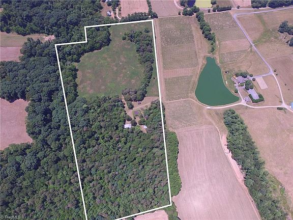 2nd image of 1152 Redbud Ln