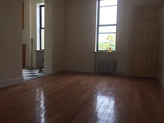 Rented by Alexander Bilu, LREB