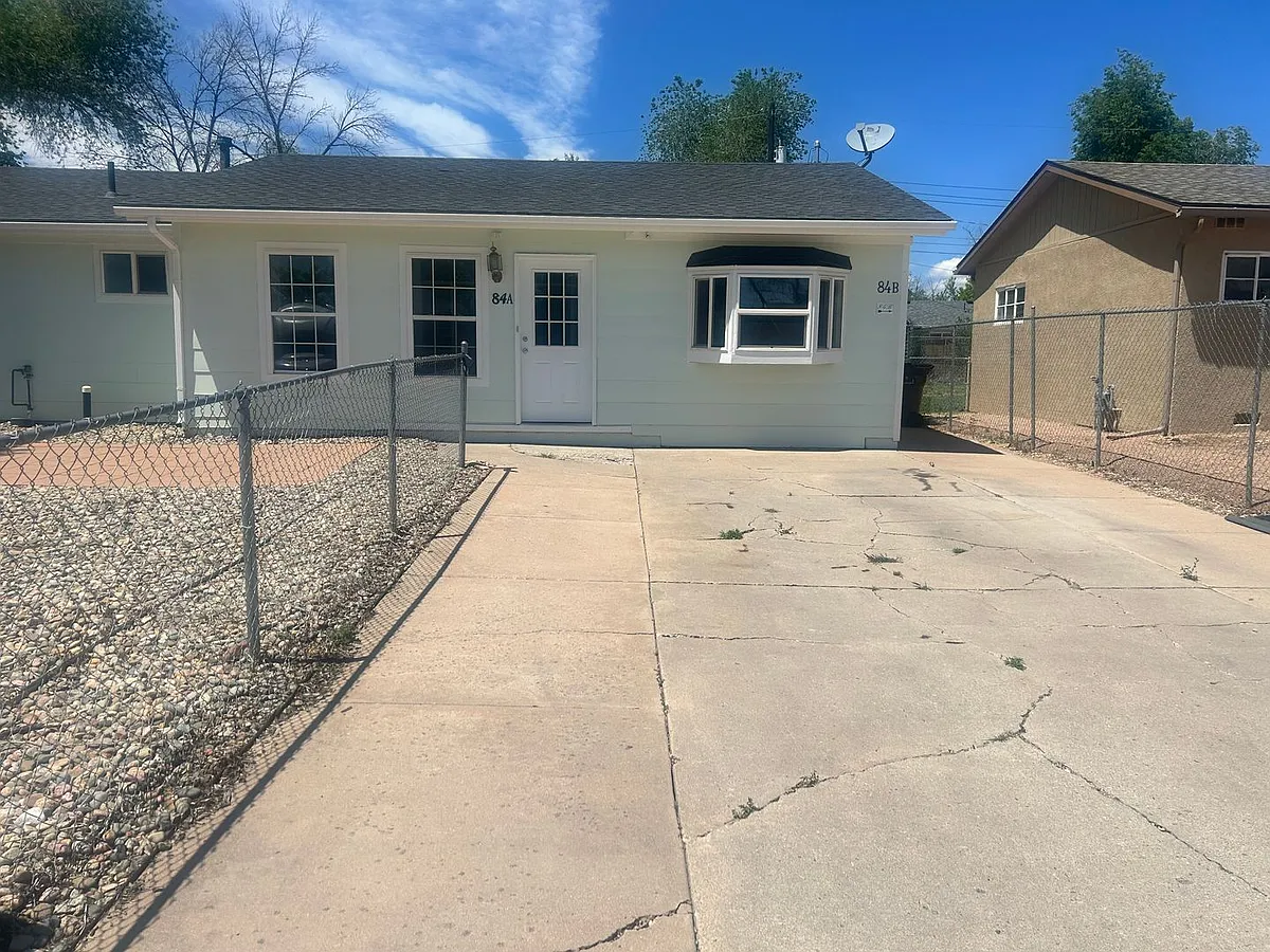 Building Photo - 84A Rose Dr