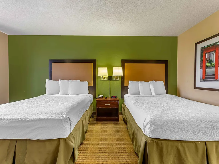 Studio Suite - 2 Full Beds