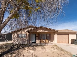 2004 Solana Rd, Carlsbad, NM 88220
