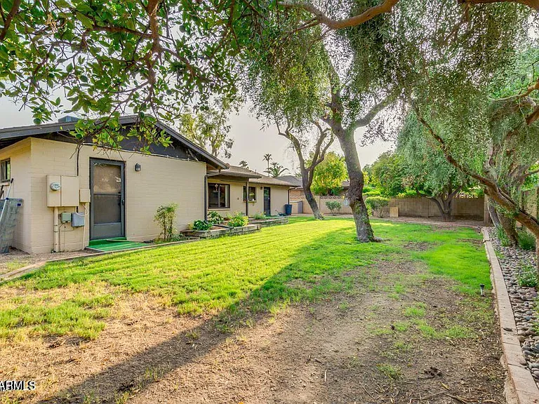 1536 E Gemini Dr — Photo 36