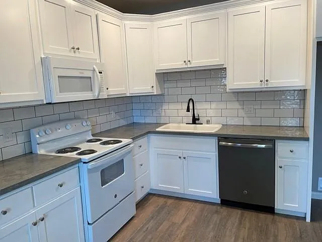 481B McKnight Ln — Photo 4